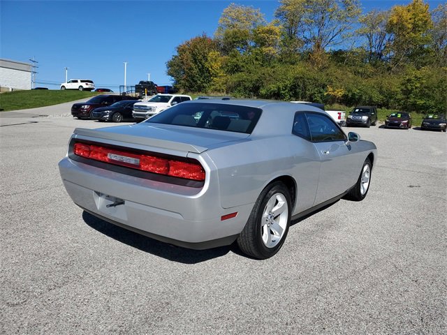 Used 2010 Dodge Challenger SE image 4