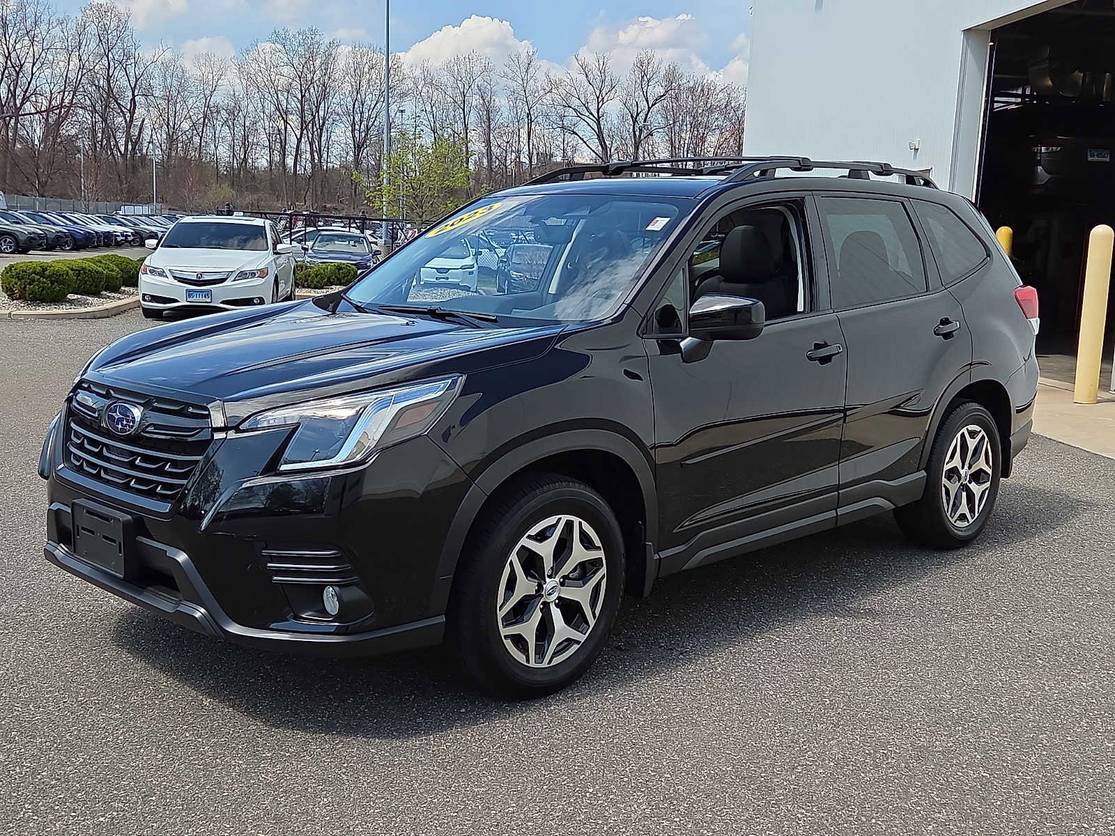 Used 2023 Subaru Forester Premium image 3