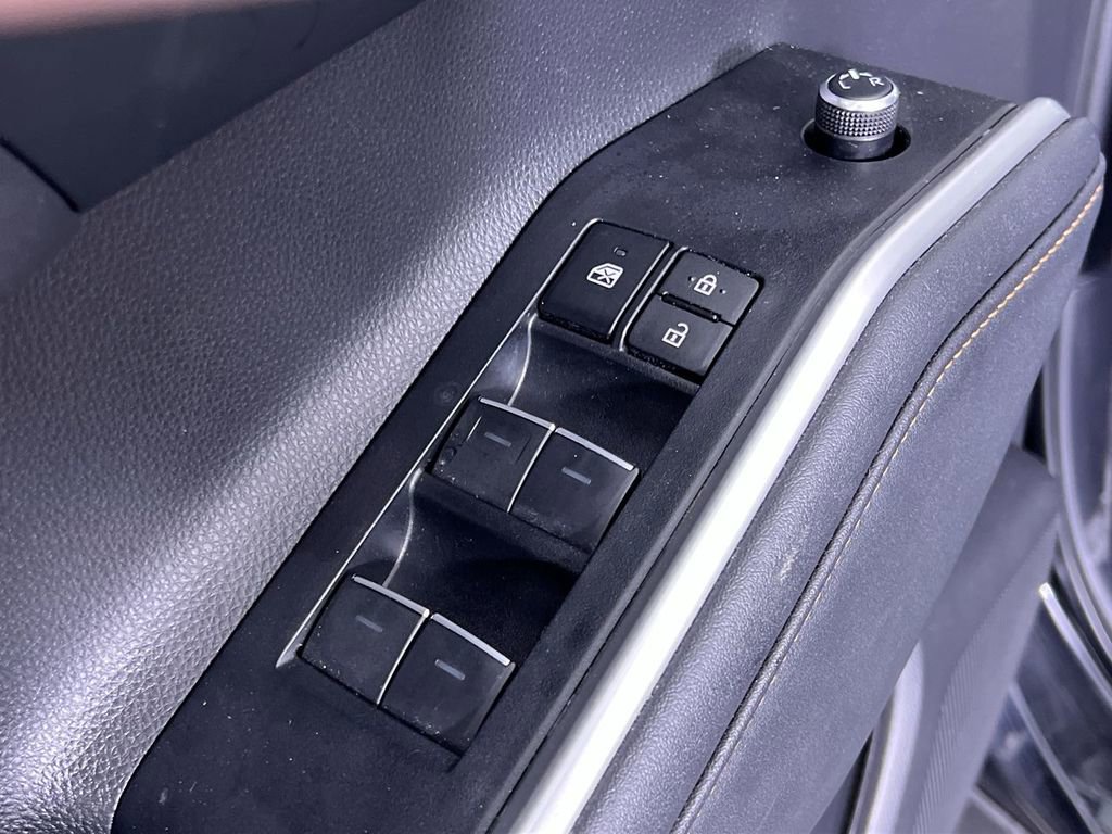 Used 2023 Toyota Highlander Bronze Edition image 15