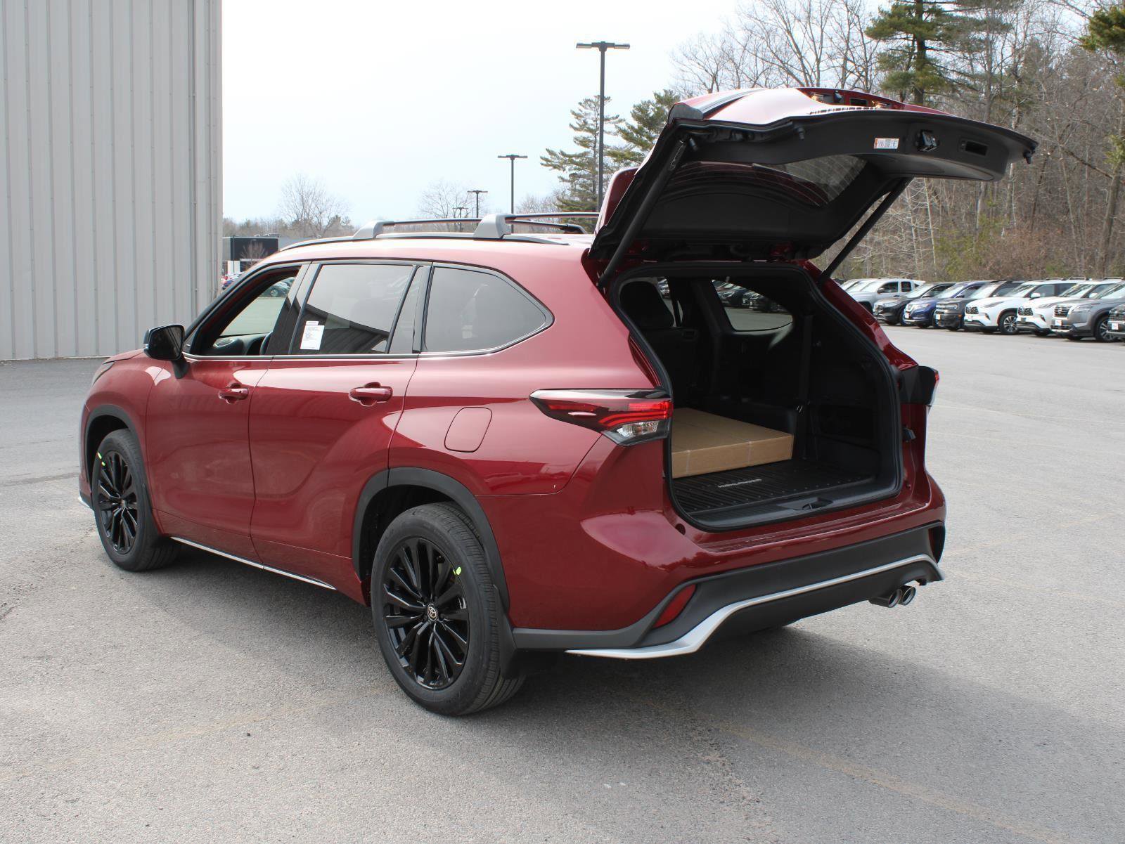 New 2026 Toyota Highlander XSE AWD/4WD image 7