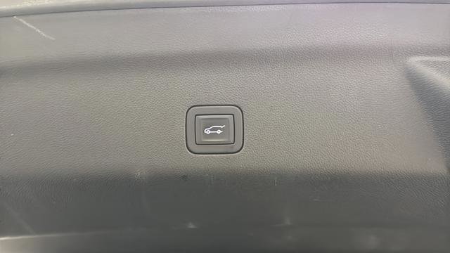 Used 2026 Chevrolet Suburban High Country AWD/4WD image 30