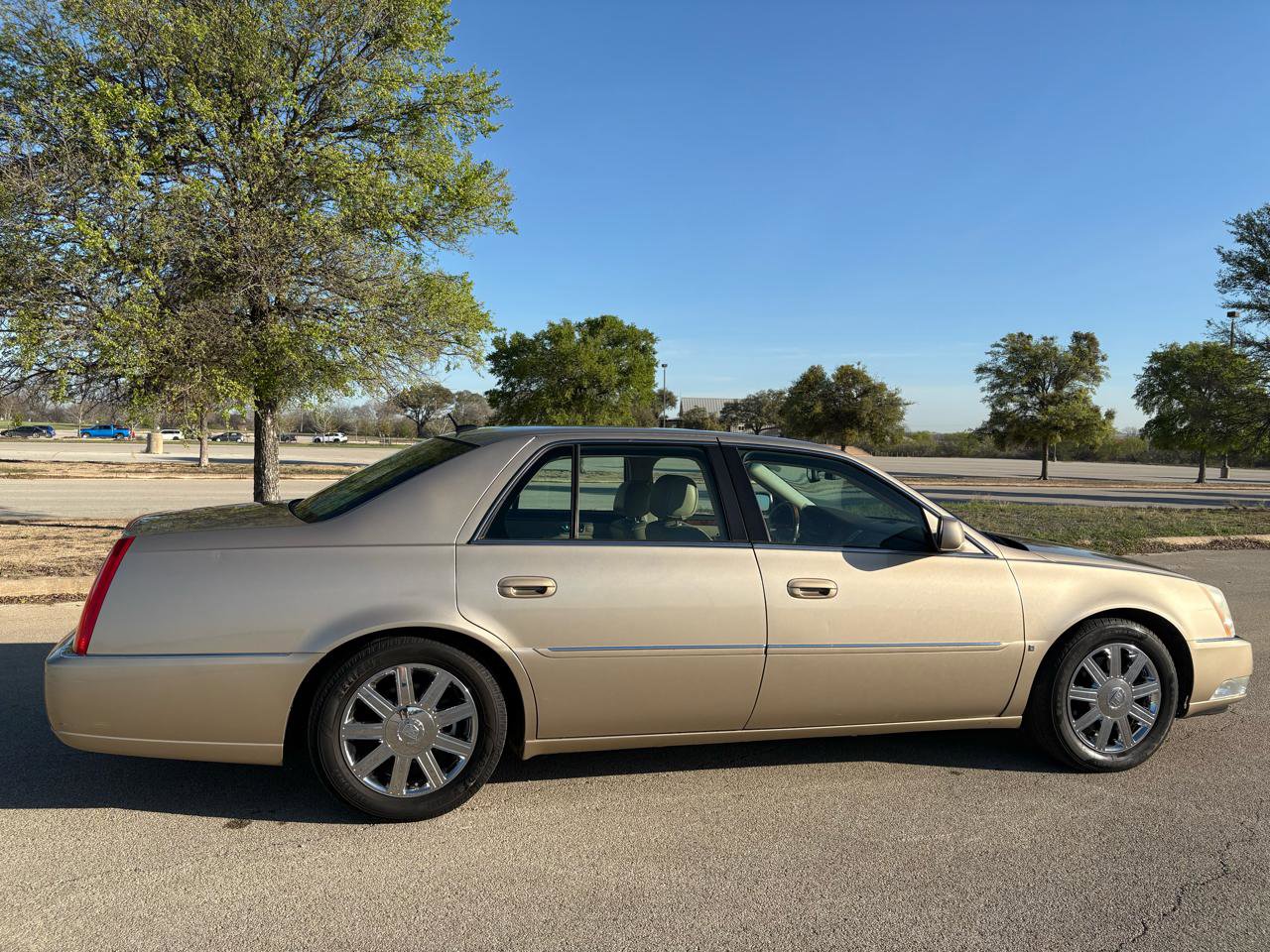 Used 2006 Cadillac DTS Performance image 48