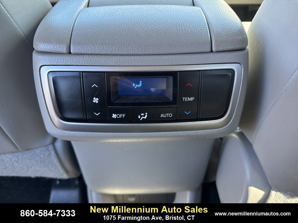 Used 2019 Toyota Highlander XLE image 6