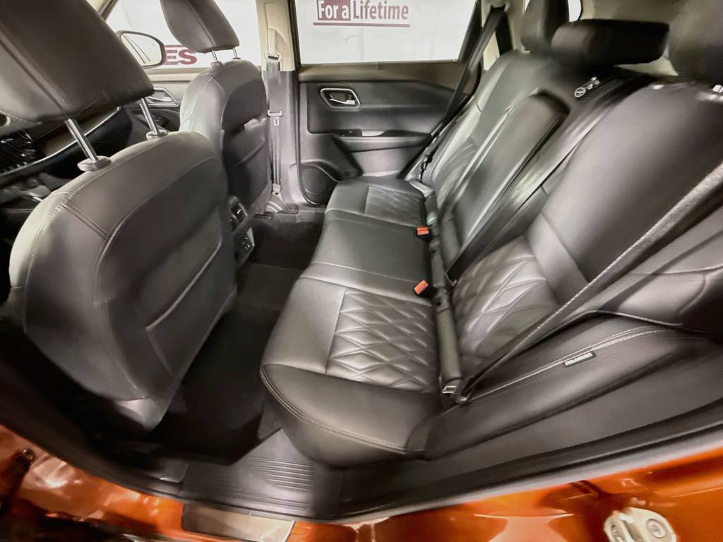Certified 2021 Nissan Rogue Platinum AWD/4WD image 27