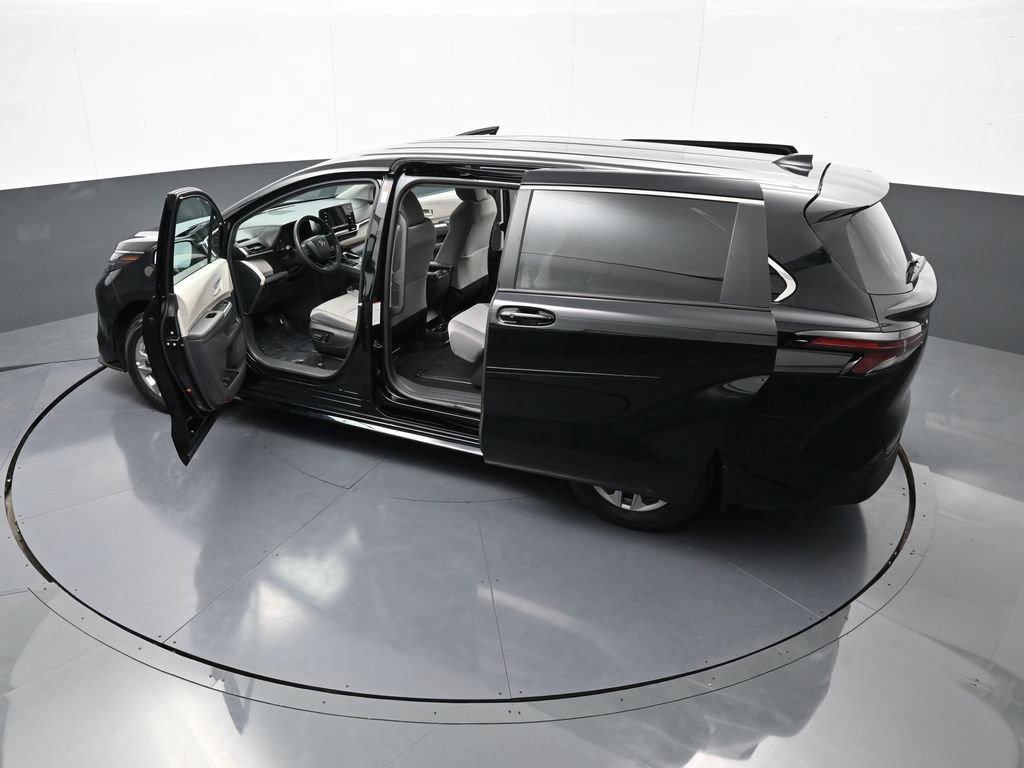 Used 2024 Toyota Sienna LE w/ Protection Package (TMS) AWD/4WD image 40