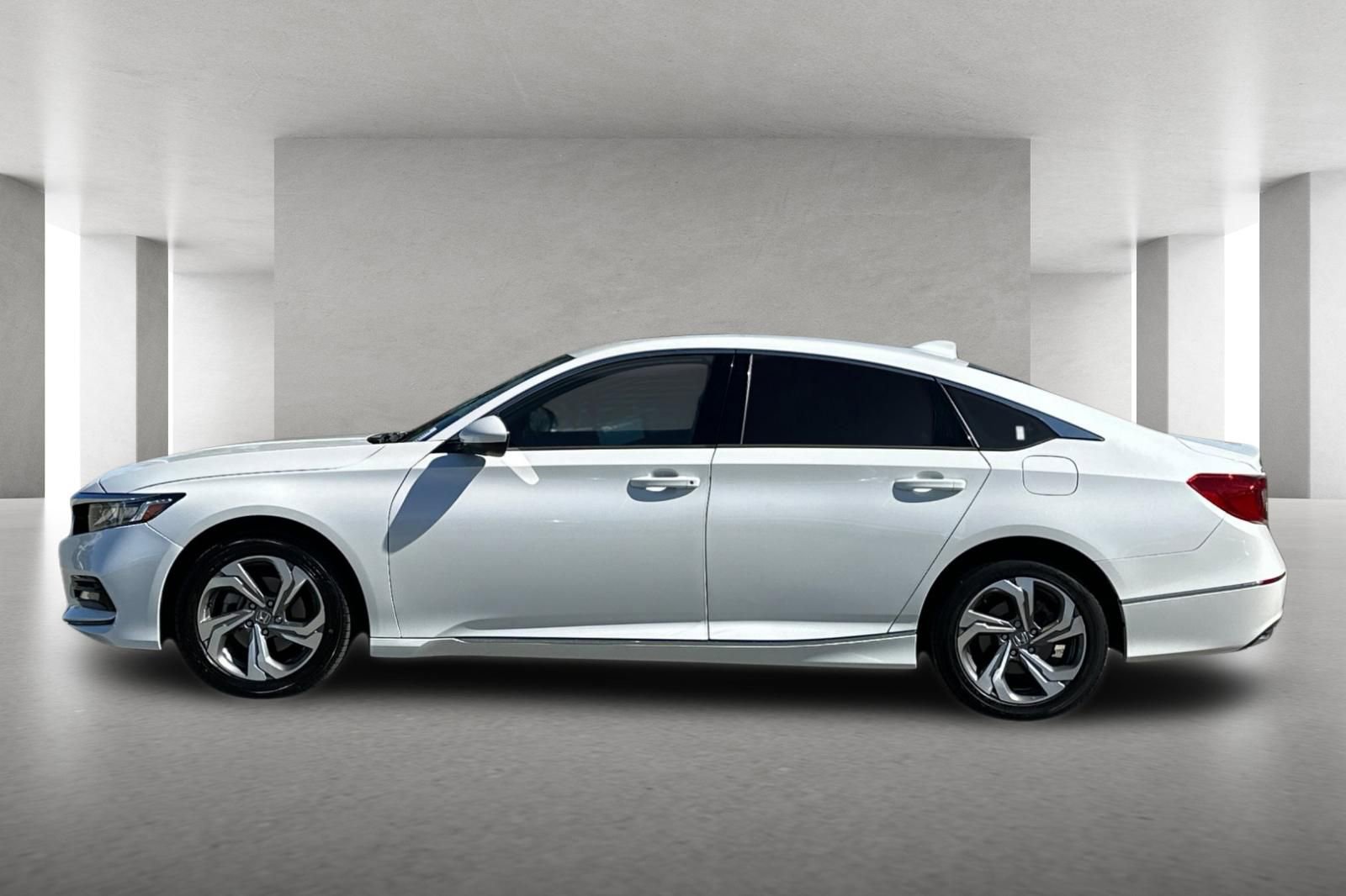 Used 2018 Honda Accord EX image 7