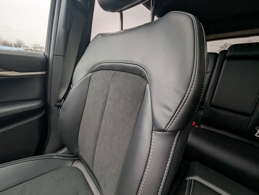 New 2026 Jeep Grand Cherokee Altitude image 12