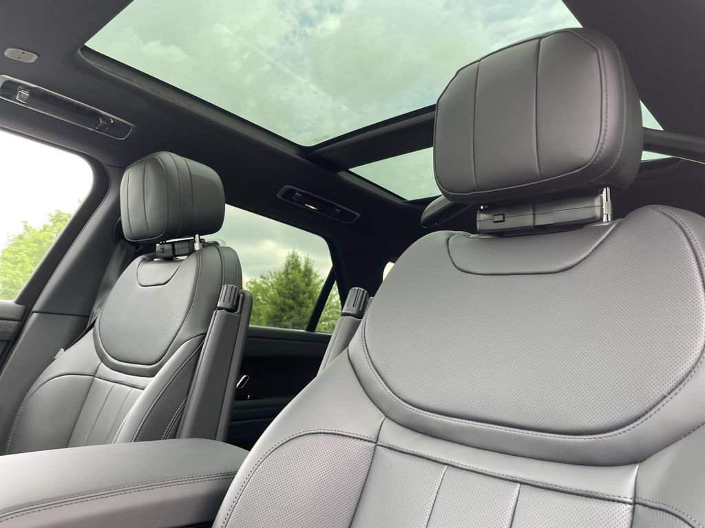 New 2026 Land Rover Range Rover Sport Dynamic SE AWD/4WD image 15