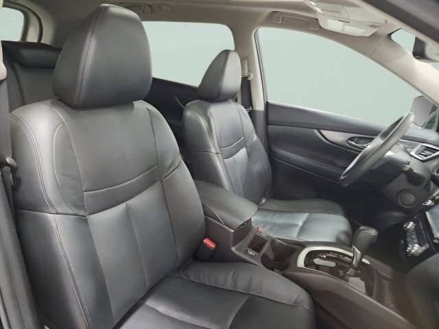 Used 2015 Nissan Rogue SL w/ SL Premium Package image 18