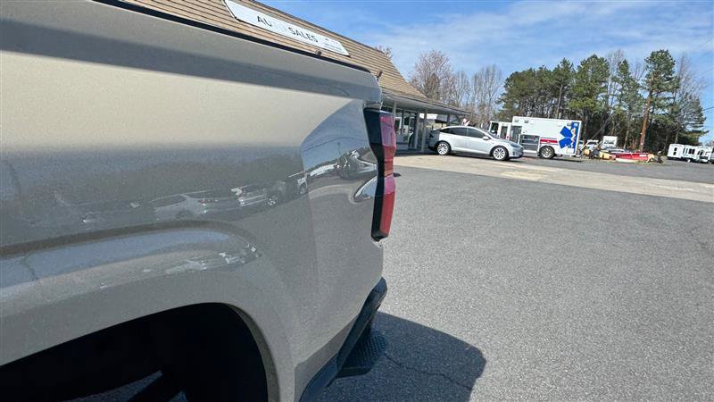 Used 2023 Chevrolet Colorado W/T RWD image 19