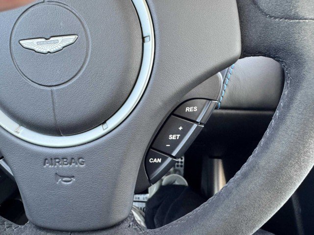 Used 2011 Aston Martin V12 Vantage Coupe image 33