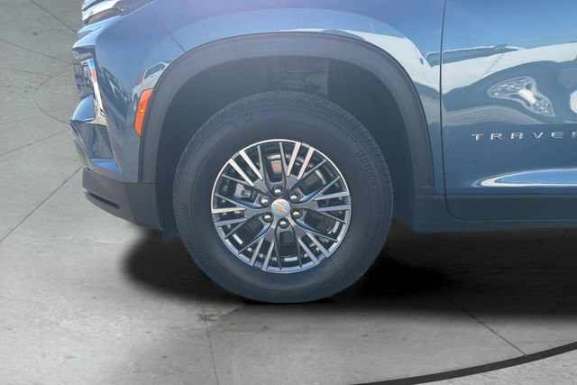 Used 2025 Chevrolet Traverse LT w/ Driver Confidence Package image 26