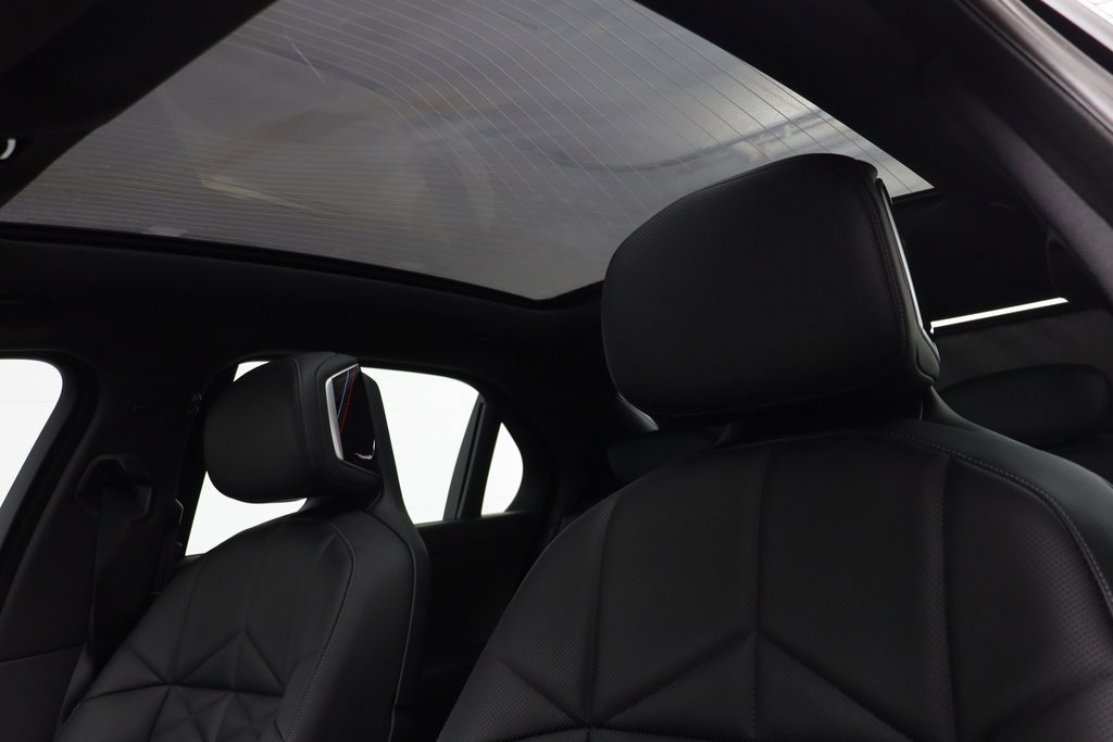 Certified 2025 BMW 740i xDrive w/ Premium Package image 13