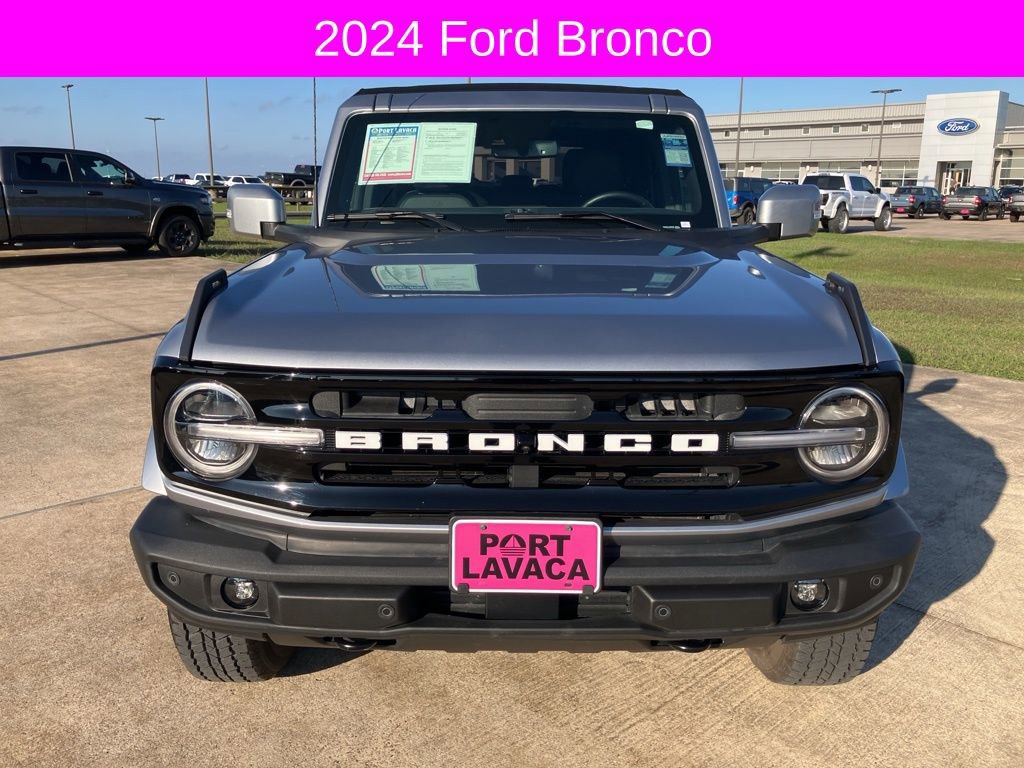 Used 2024 Ford Bronco Outer Banks image 2