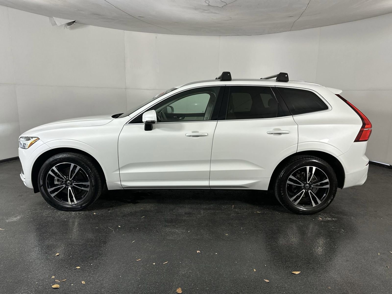 Used 2018 Volvo XC60 T5 Momentum w/ Convenience Package image 5
