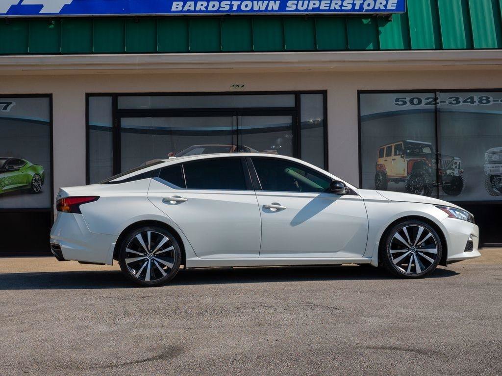 Used 2020 Nissan Altima 2.5 SR w/ Premium Package FWD image 2