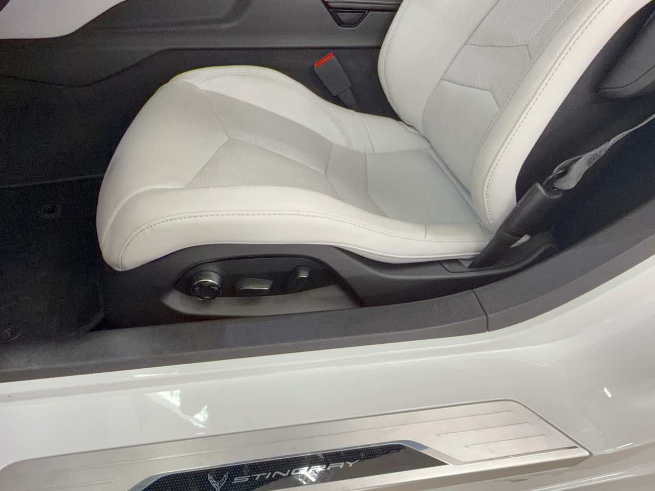 Used 2024 Chevrolet Corvette Stingray Preferred Conv w/ Stealth Interior Trim Package RWD image 16