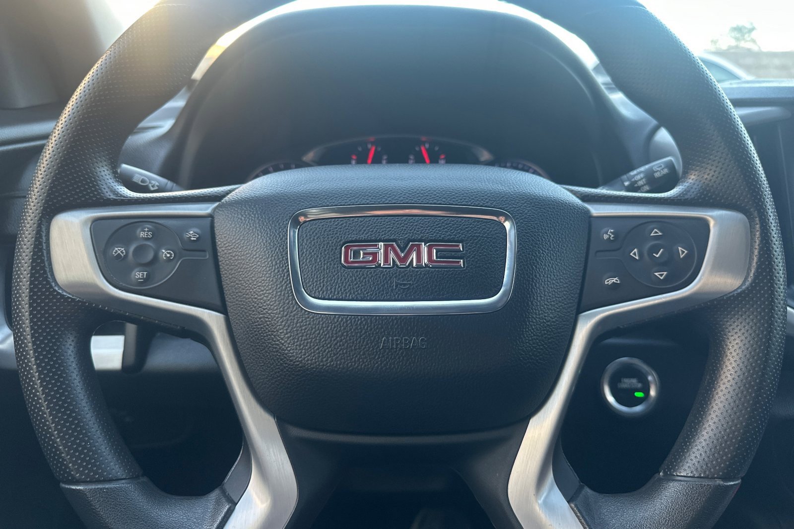 Used 2024 GMC Terrain SLE w/ Elevation Edition image 30