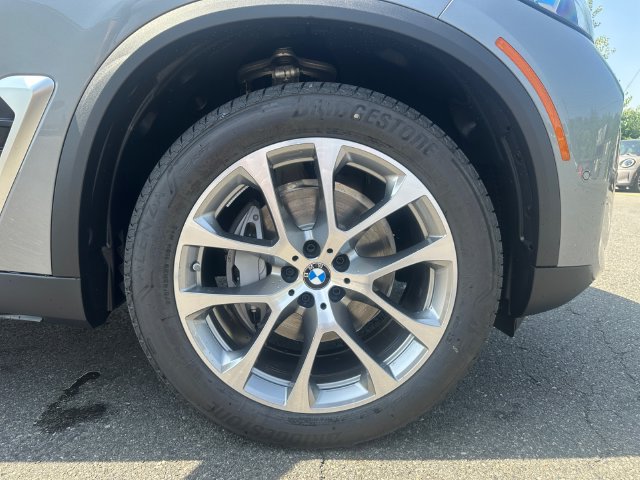New 2026 BMW X5 xDrive40i w/ Premium Package AWD/4WD image 16
