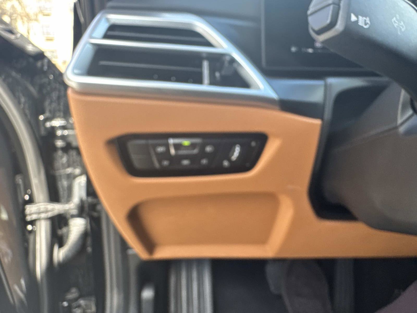 Certified 2025 BMW 330i 330i w/ Convenience Package image 30