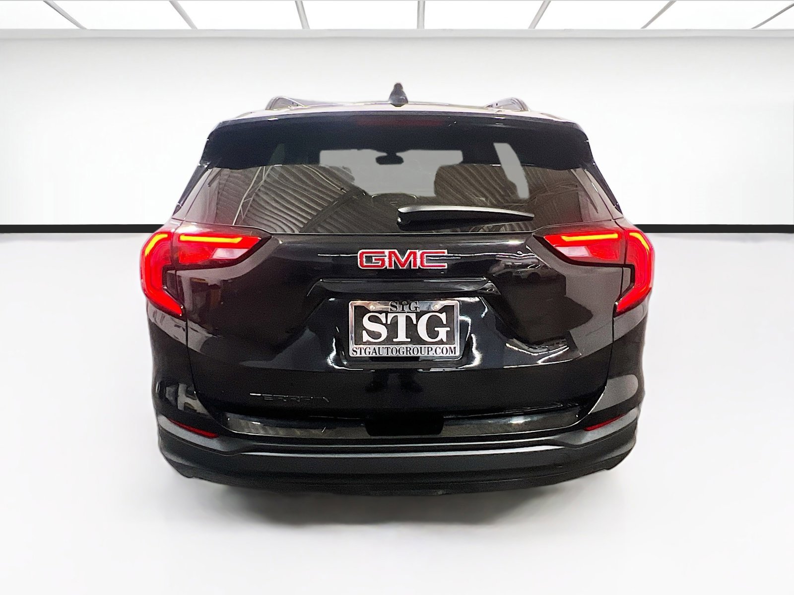 Used 2019 GMC Terrain SLE w/ Driver Convenience Package FWD image 5