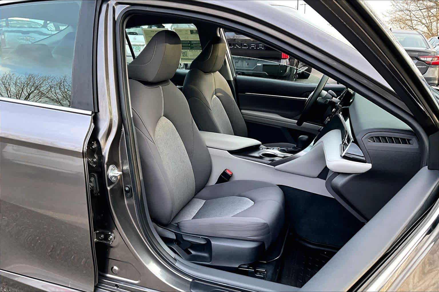 Used 2023 Toyota Camry LE image 8