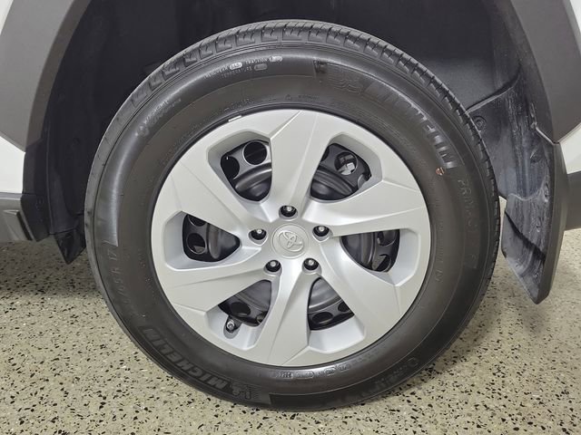 Used 2024 Toyota RAV4 LE image 8