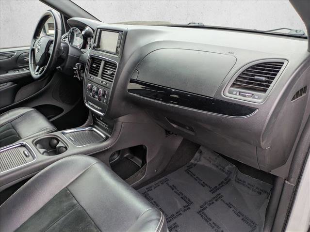 Used 2016 Dodge Grand Caravan SXT image 24