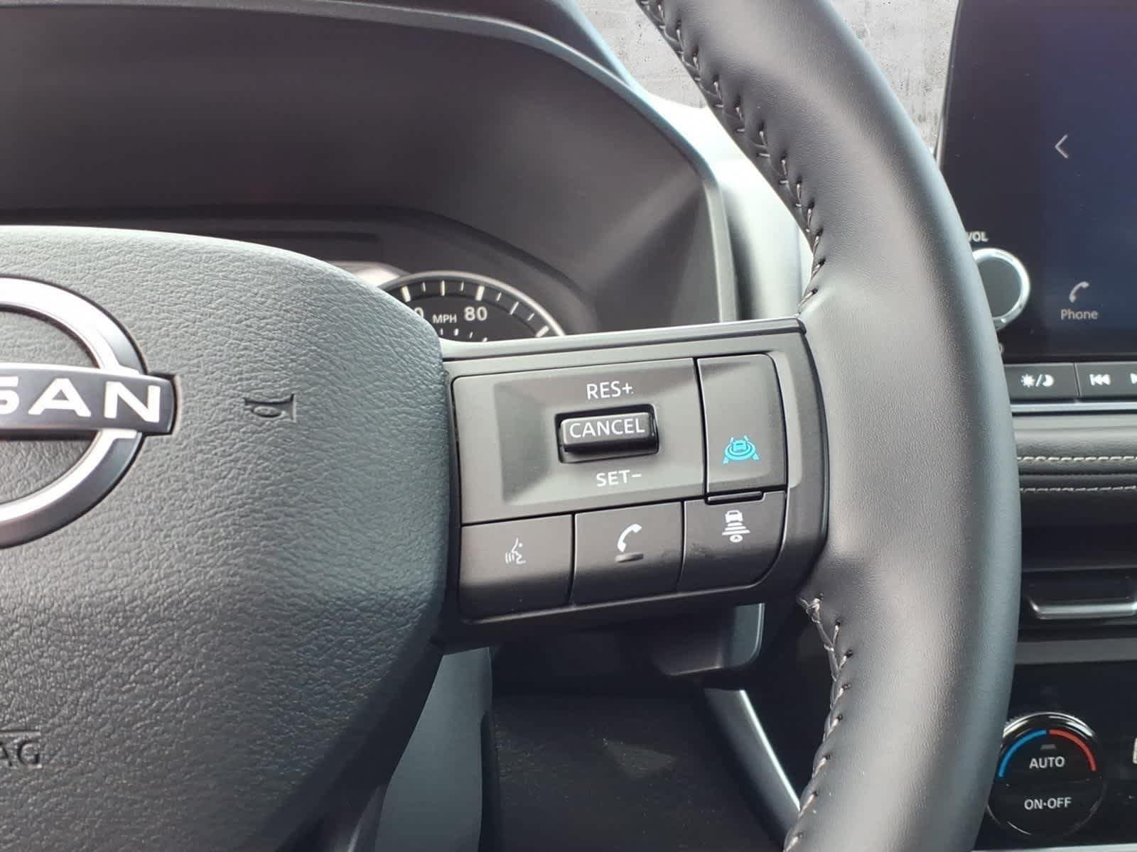 Used 2024 Nissan Rogue S AWD/4WD image 23