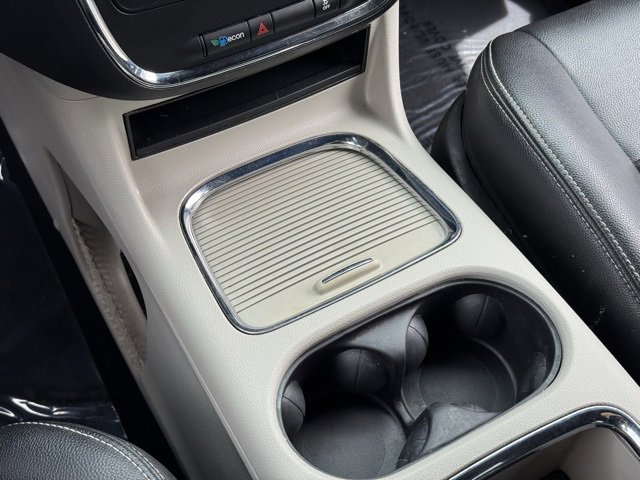 Used 2019 Dodge Grand Caravan SXT image 7