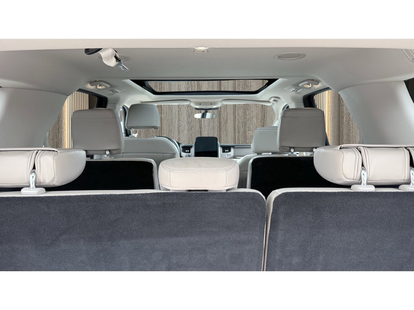 Used 2023 Ford Expedition Limited RWD image 12