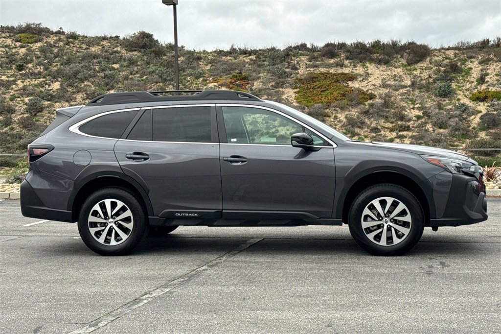 Certified 2025 Subaru Outback Premium w/ Popular Package #1A image 3