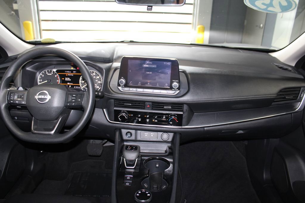 Used 2025 Nissan Rogue S AWD/4WD image 24