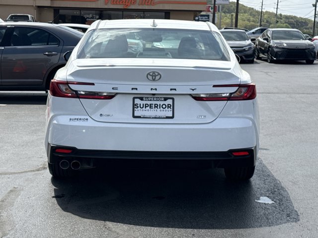 Used 2025 Toyota Camry SE FWD image 4