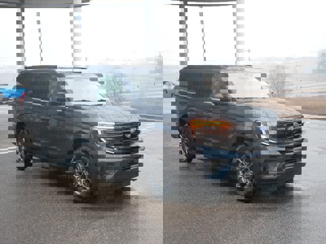 Certified 2025 Ford Expedition Max Active image 3