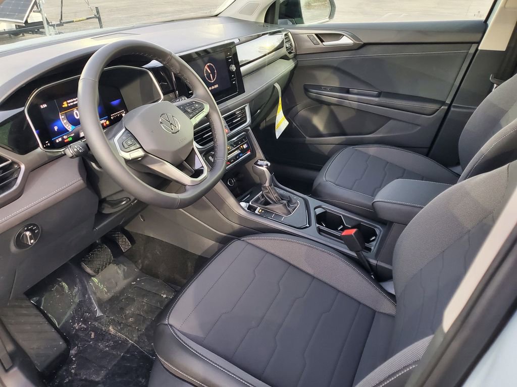 New 2026 Volkswagen Taos SE FWD image 7