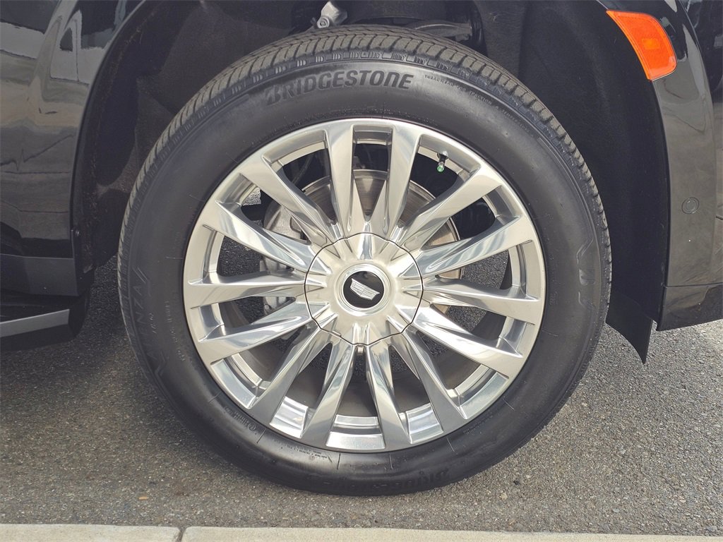 Used 2023 Cadillac Escalade Premium Luxury image 9