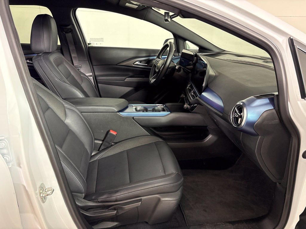 Used 2024 Chevrolet Equinox EV LT w/ LPO, Active Package FWD image 15