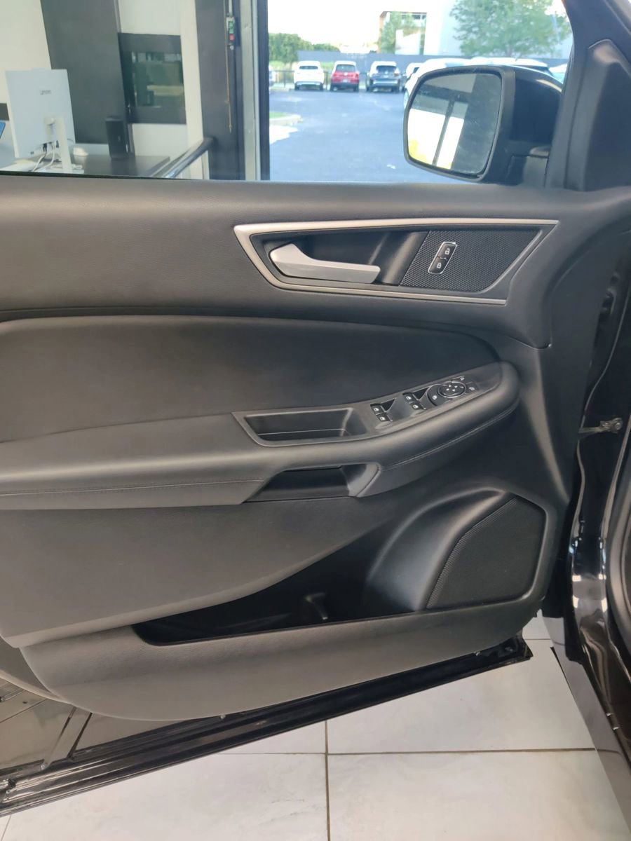 Used 2022 Ford Edge SEL image 18