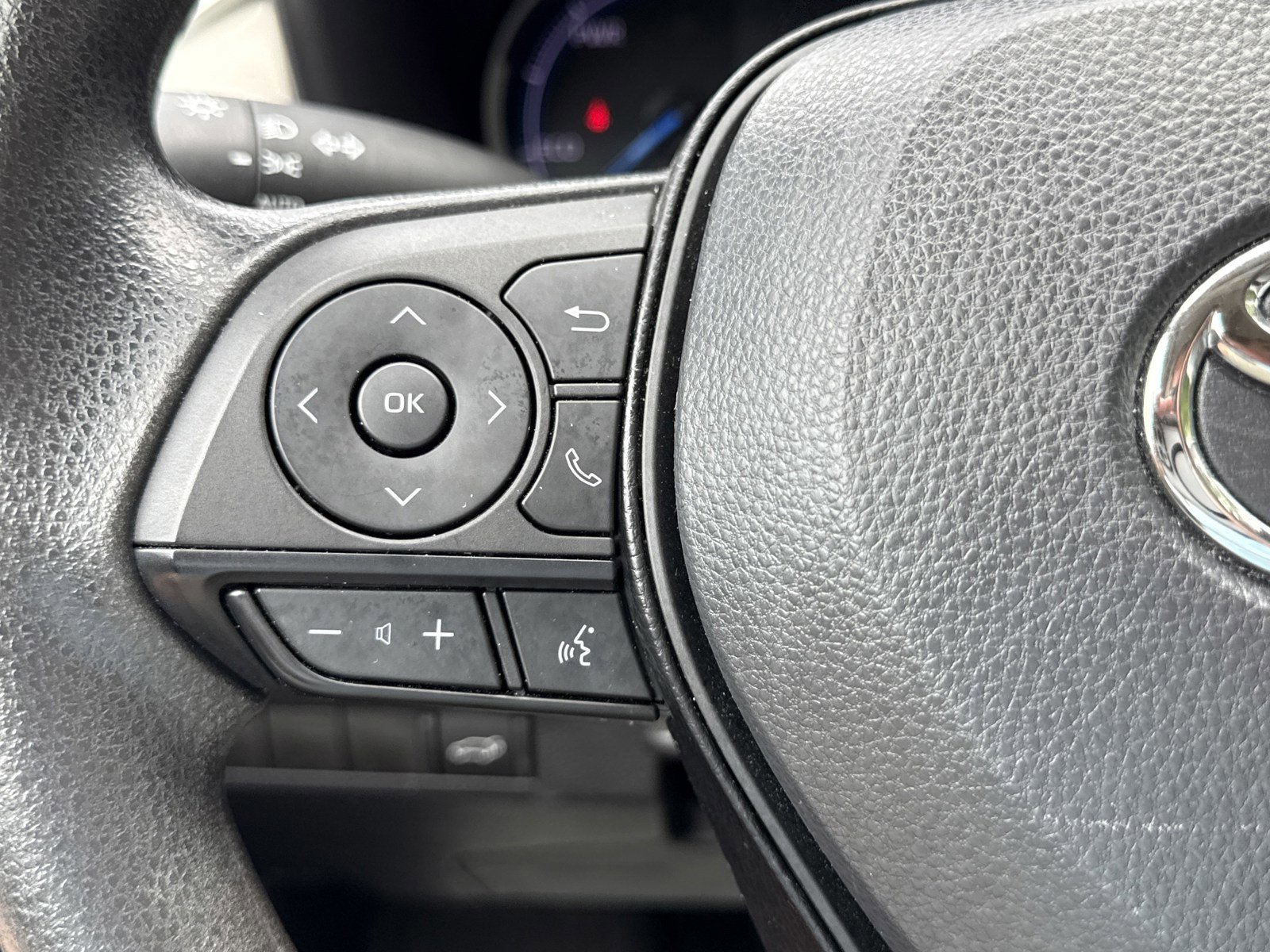 Used 2023 Toyota RAV4 XLE w/ Convenience Package AWD/4WD image 21