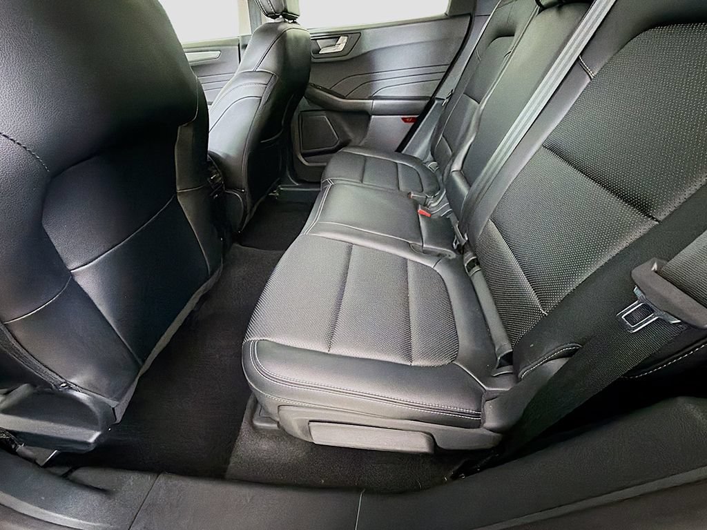 Used 2021 Ford Escape Titanium AWD/4WD image 25