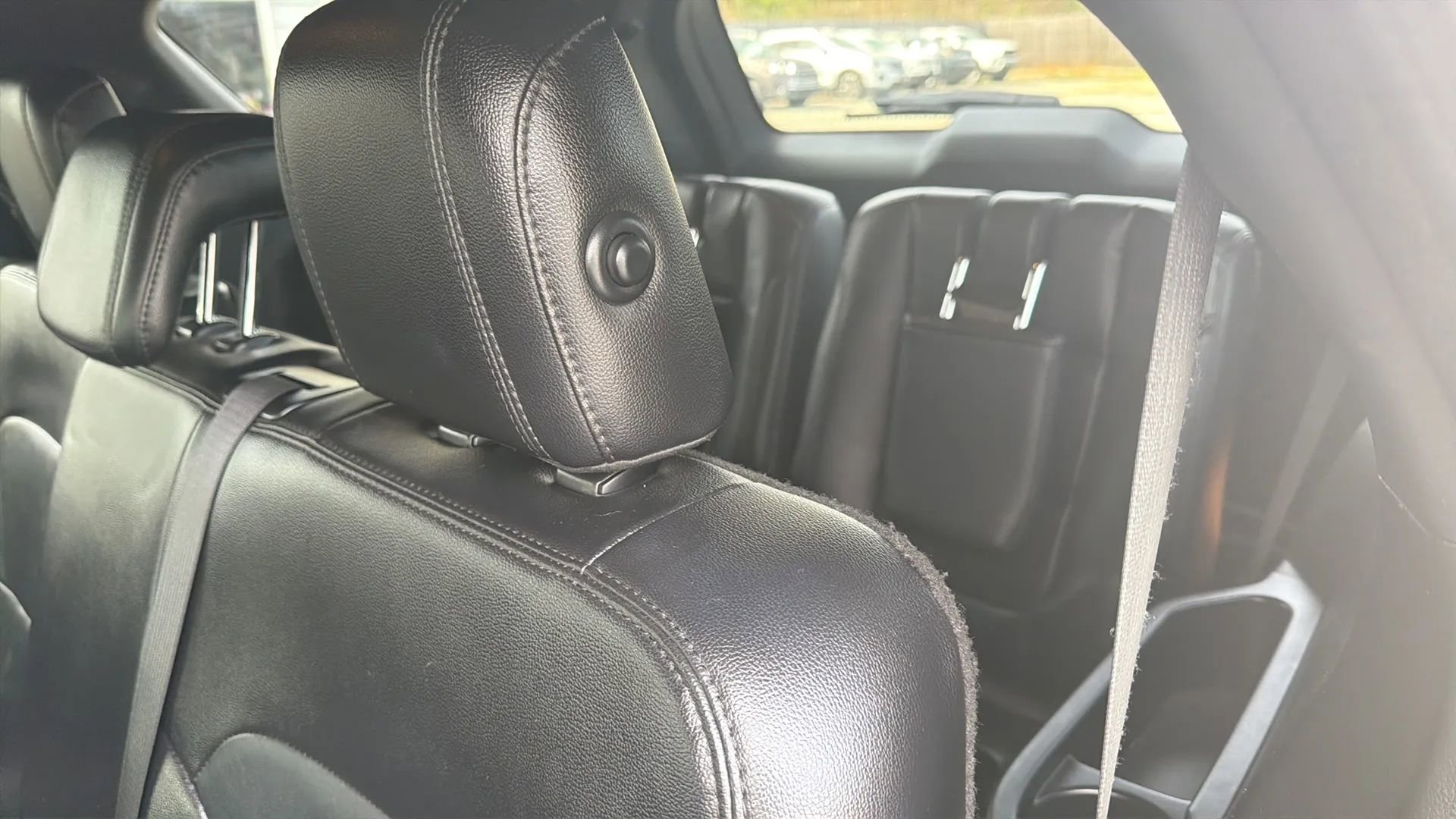 Used 2017 Ford Explorer XLT w/ Equipment Group 202A image 31