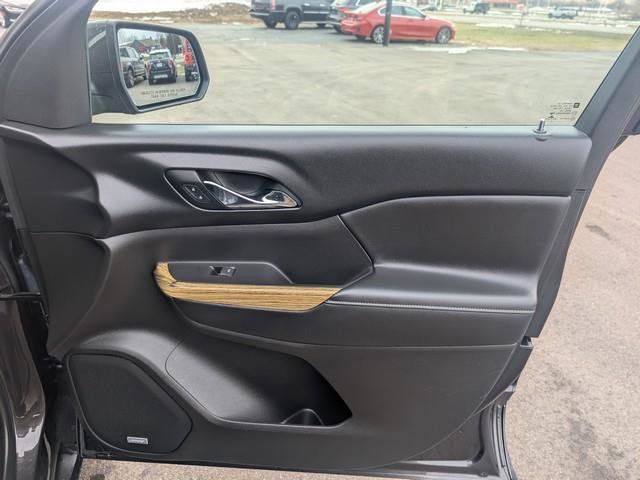 Used 2018 GMC Acadia Denali image 25