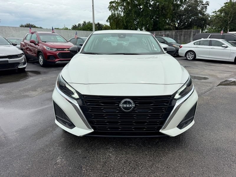 Used 2024 Nissan Altima 2.5 SV FWD image 10