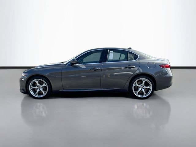 Used 2023 Alfa Romeo Giulia AWD w/ Quick Order Package 22X Lusso image 2