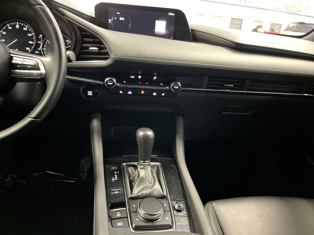 Used 2019 MAZDA MAZDA3 Hatchback w/ Preferred Package image 19