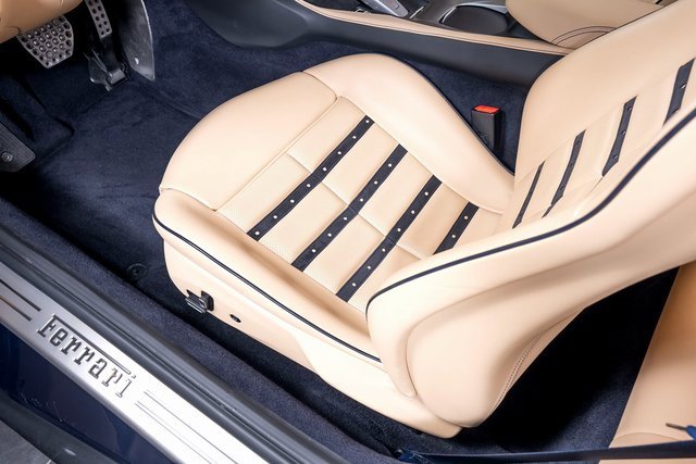 Used 2019 Ferrari Portofino image 24