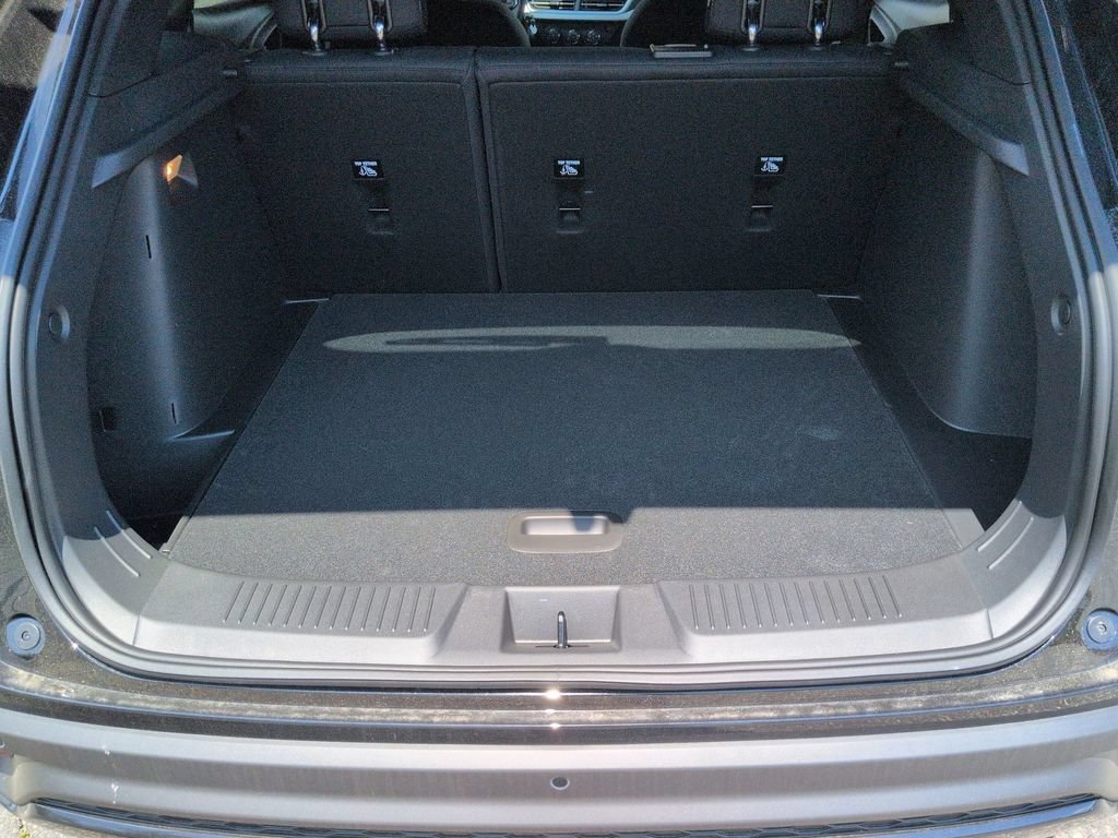 New 2026 Chevrolet Trax RS w/ Sunroof Package FWD image 22