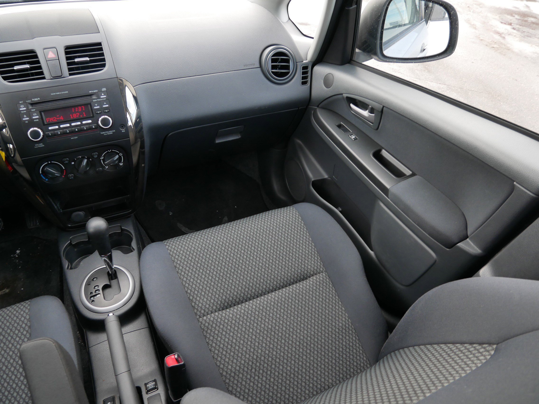 Used 2013 Suzuki SX4 Premium image 11