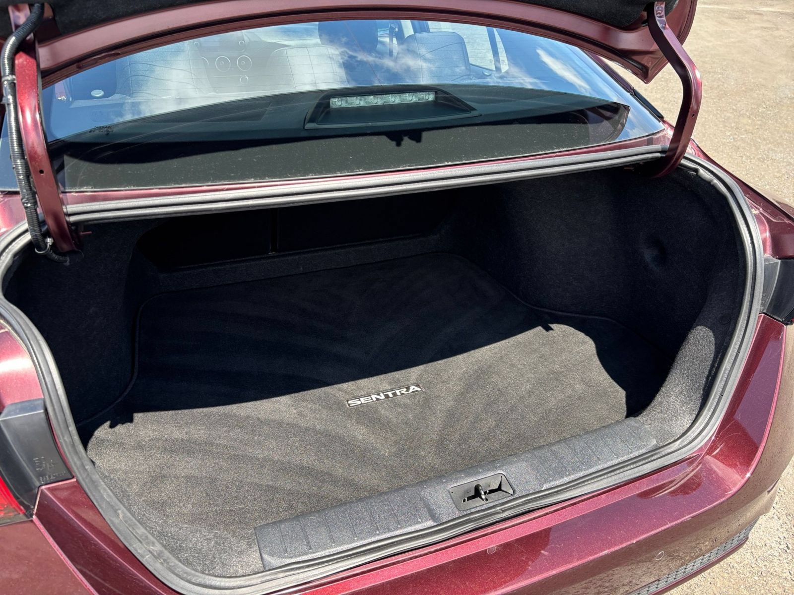 Used 2025 Nissan Sentra SV FWD image 29